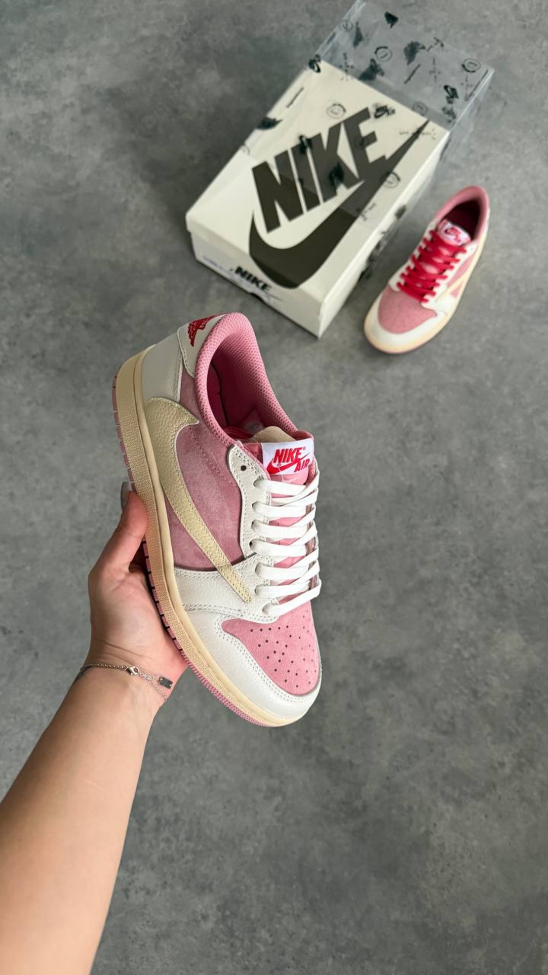 TRAVIS SCOTT X AIR JORDAN 1 AJ1 LOW - SHY PINK
