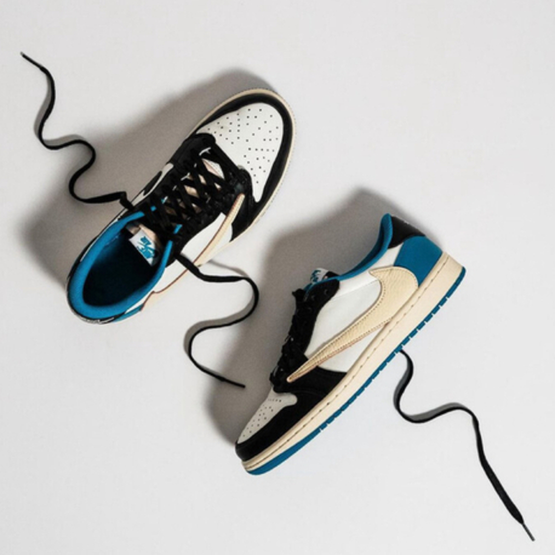 Travis Scott x Fragment x Air Jordan 1 Low