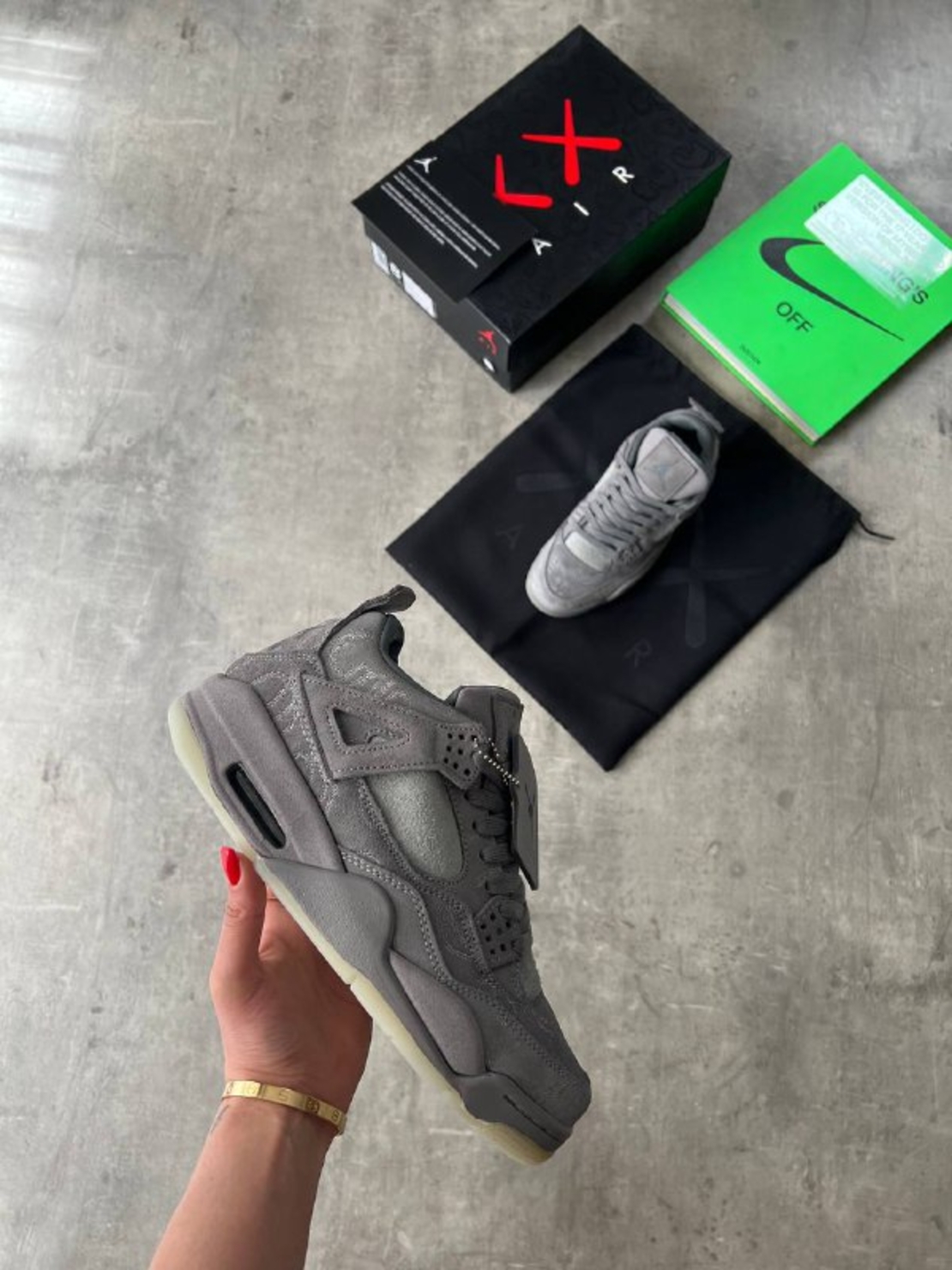 Air Jordan 4 Retro KAWS Cool Grey
