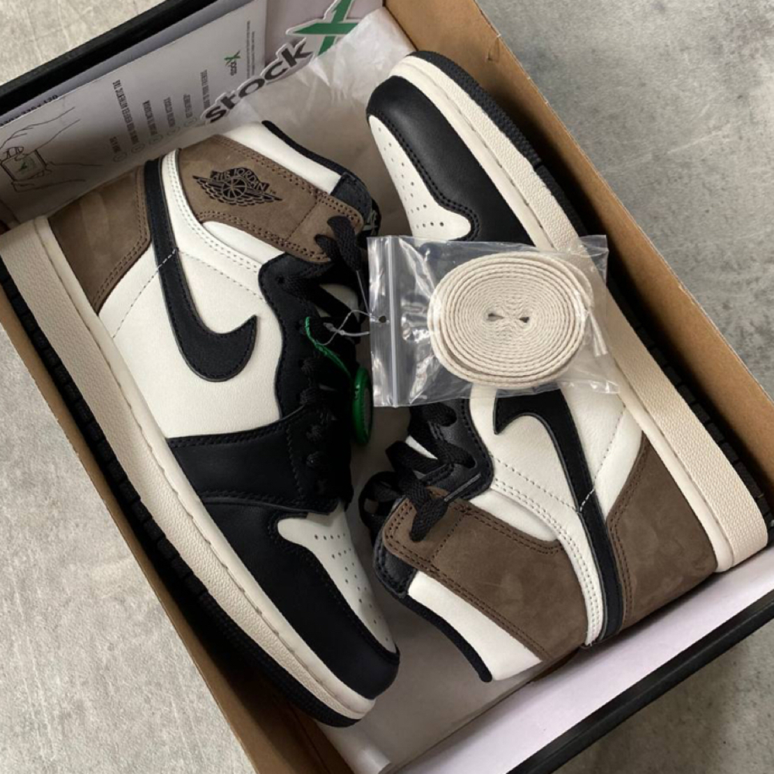 Air Jordan 1 Dark Mocha Suede