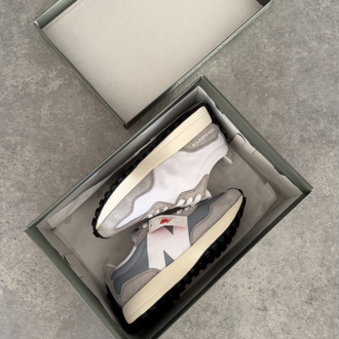 New Balance 327 Grey White