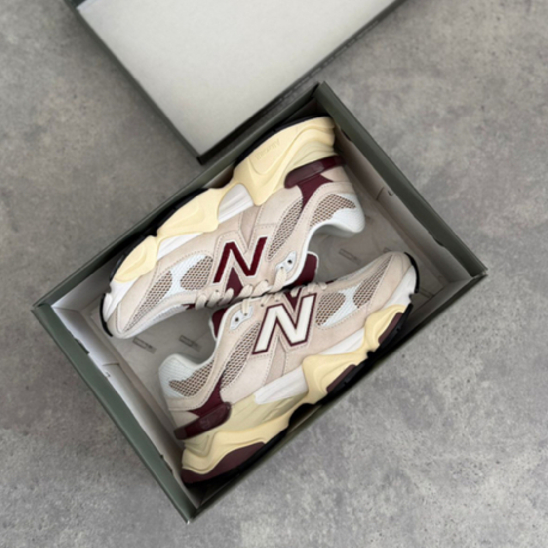 New Balance 9060 Linen Burgundy