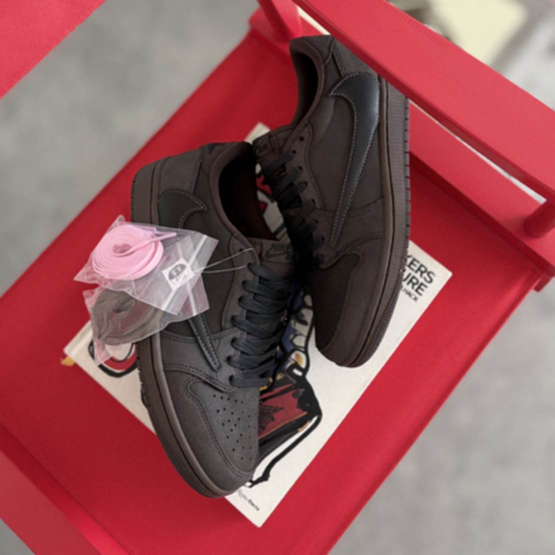 Air Jordan 1 Retro Low OG SP x Travis Scott 'Velvet Brown'