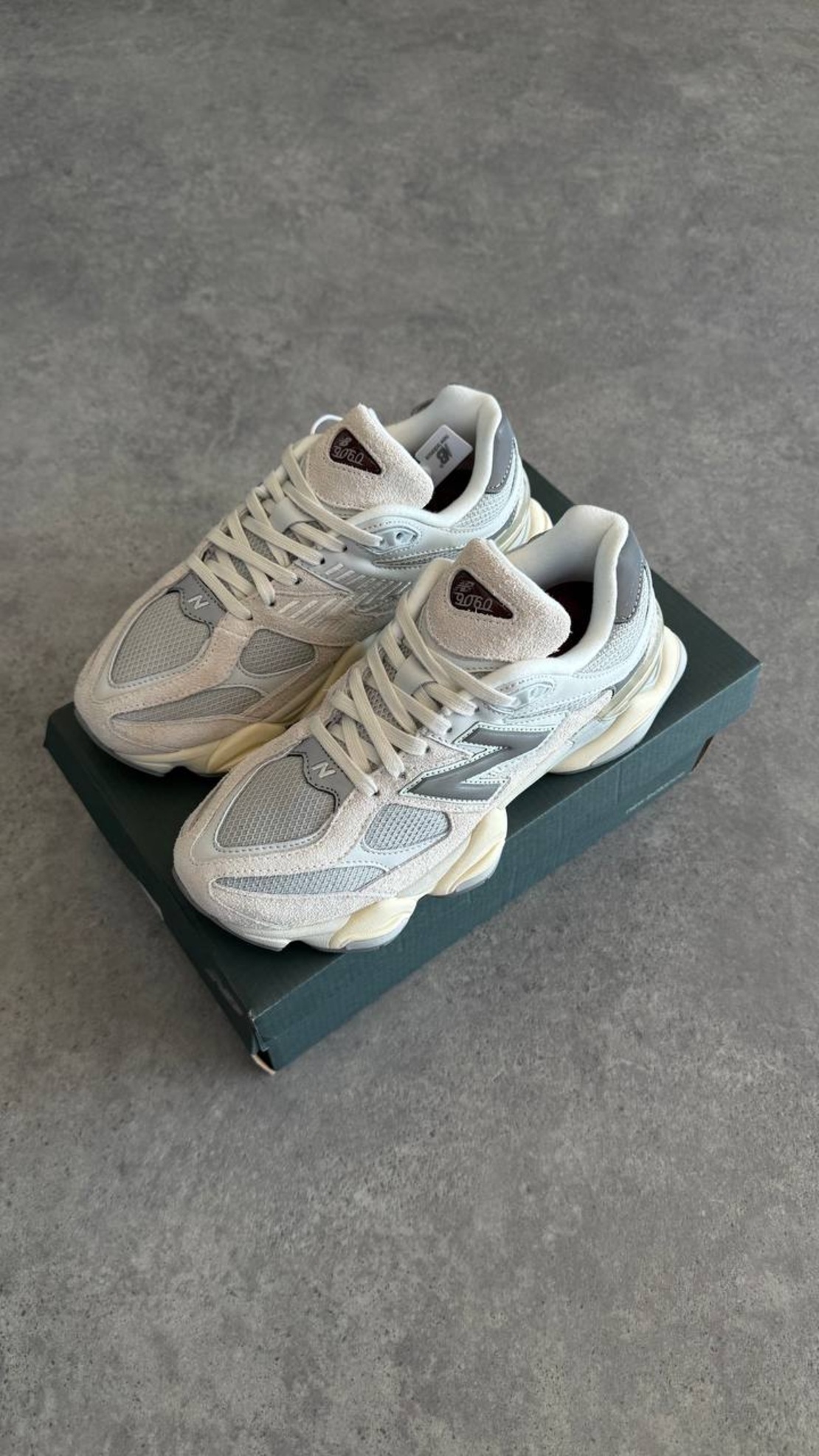 New Balance 9060 „LNY Collection Grey“
