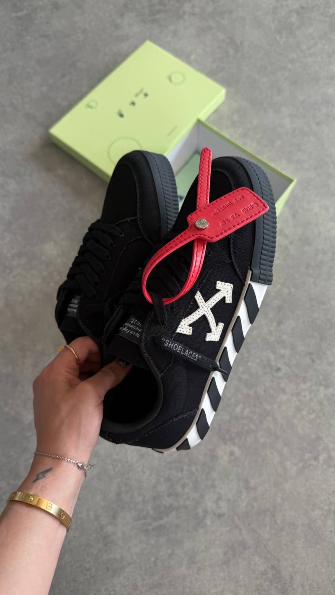 Off-White  Canvas Low-Top “Black”