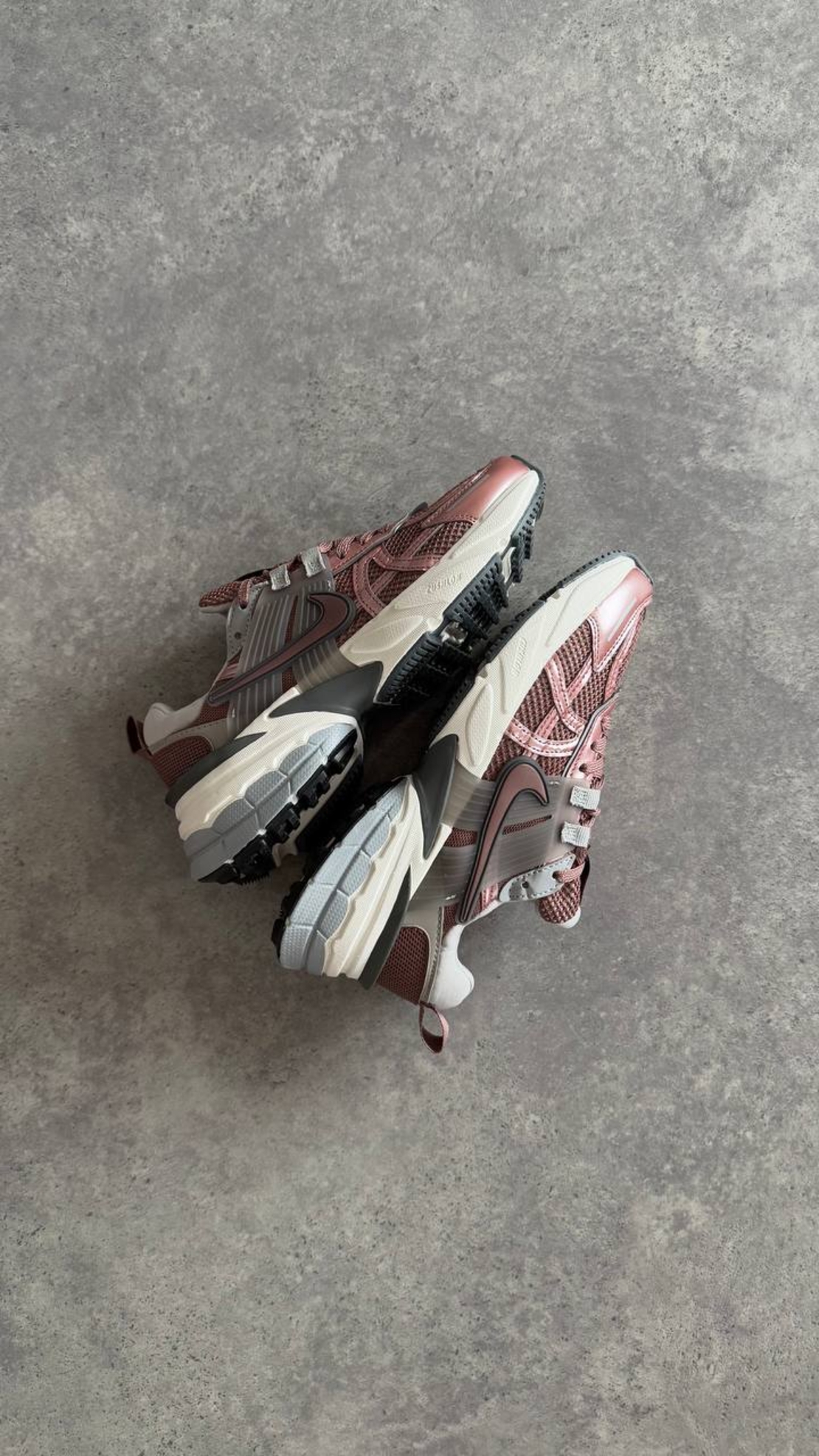 Nike V2K RUN 