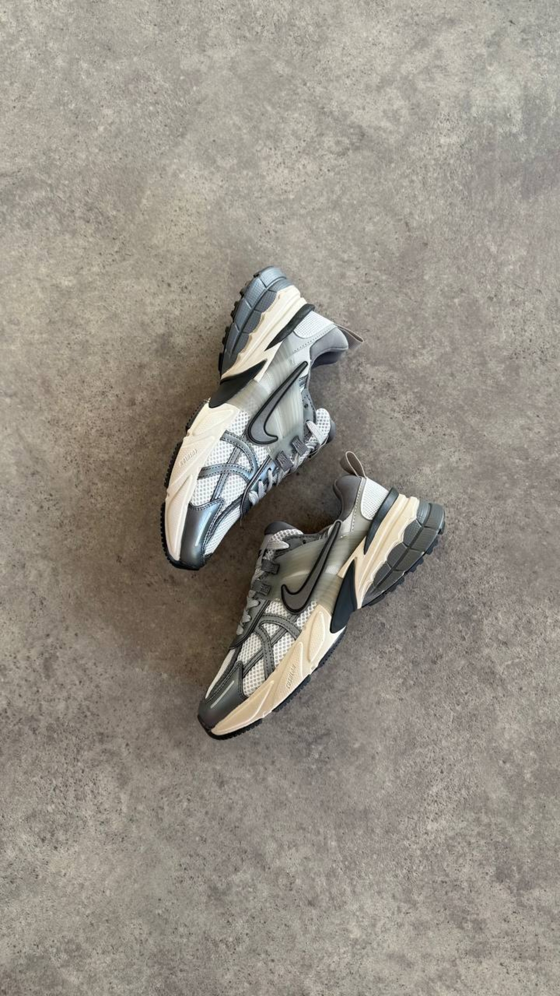 Nike V2K RUN 