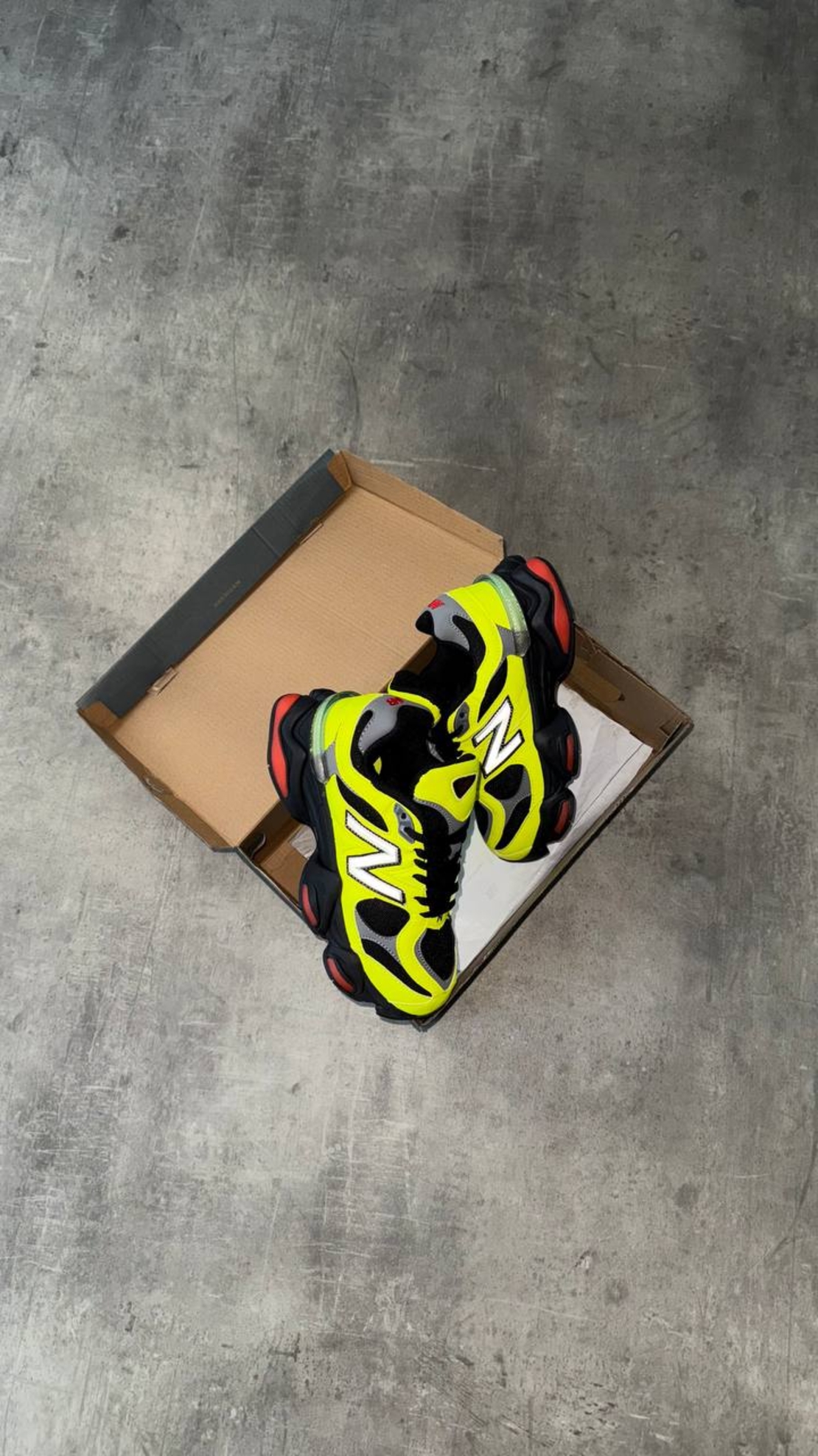 New Balance 9060 Tea Tree “Yellow”