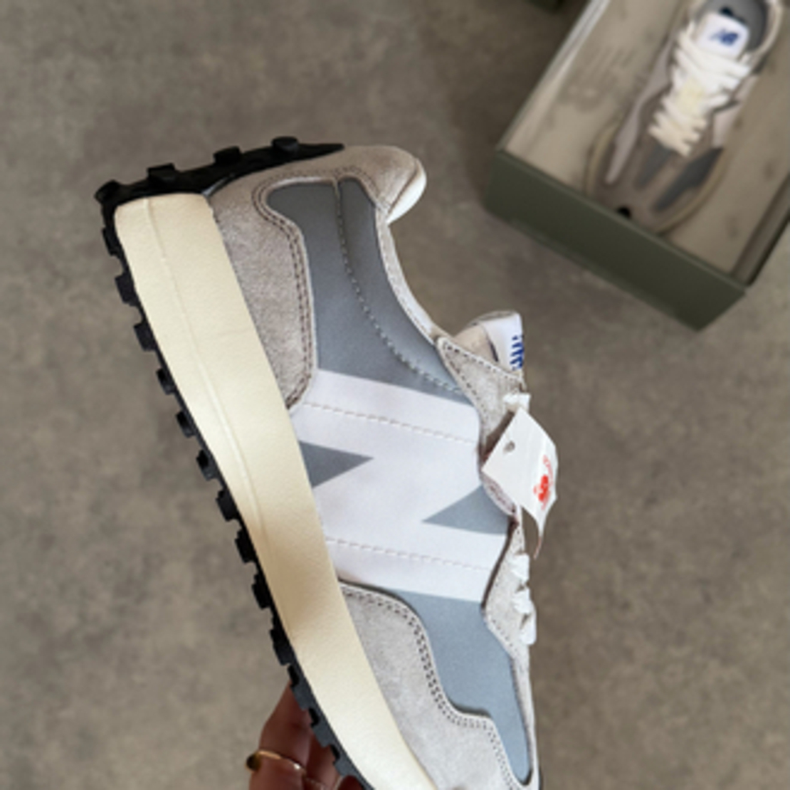 New Balance 327 Grey White