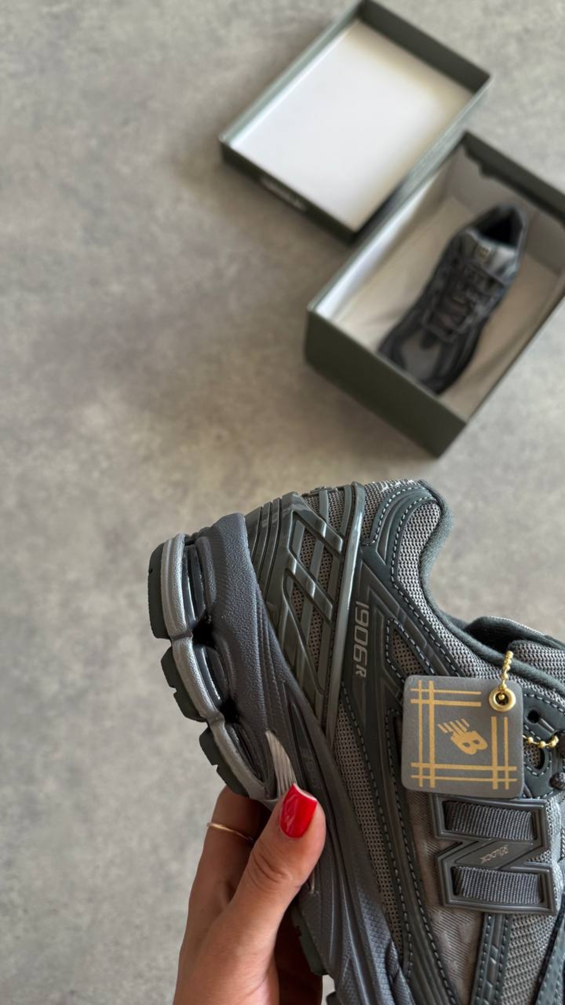 New Balance 1906R “Grayscale” (M1906RHX)