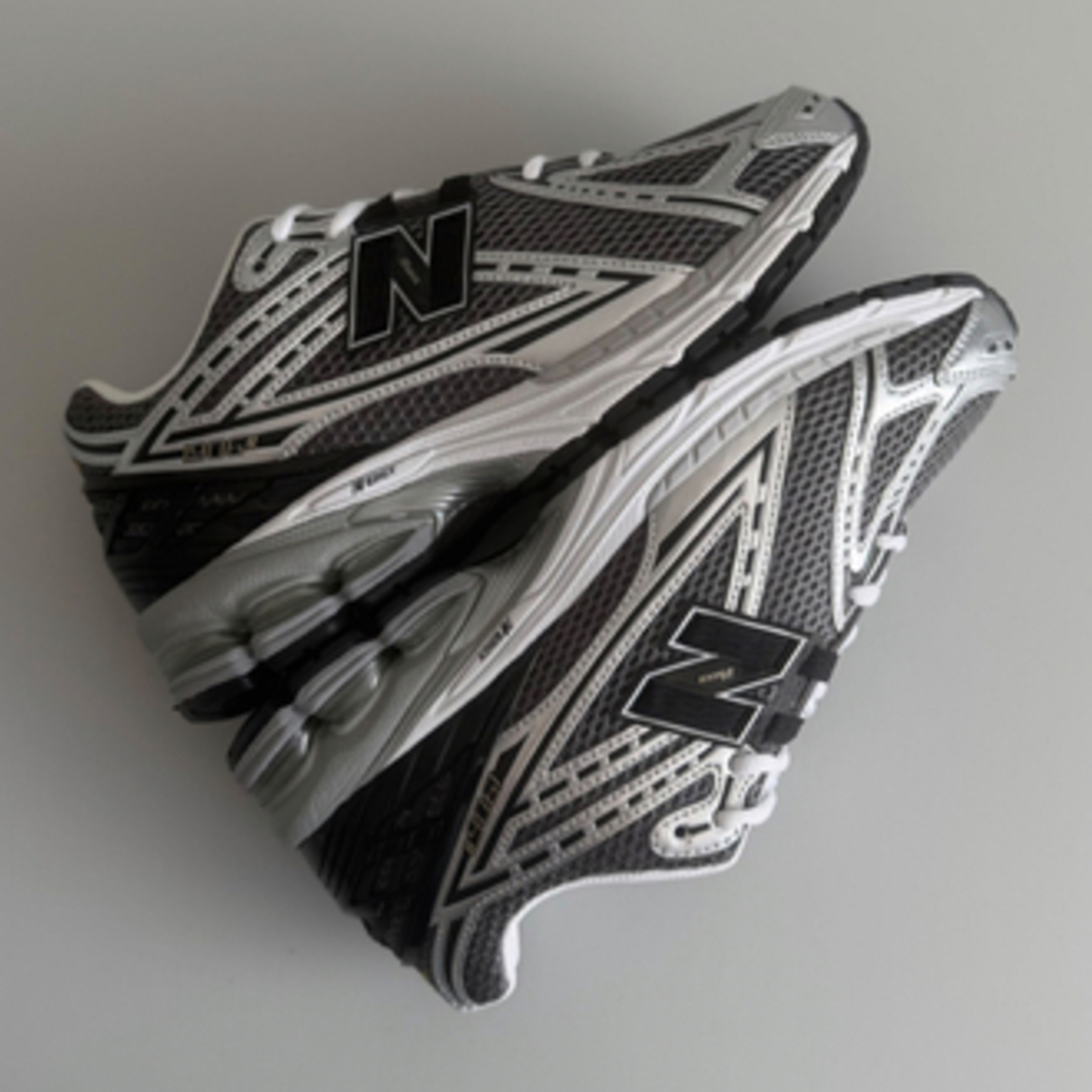 New Balance 1906R Silver Metallic