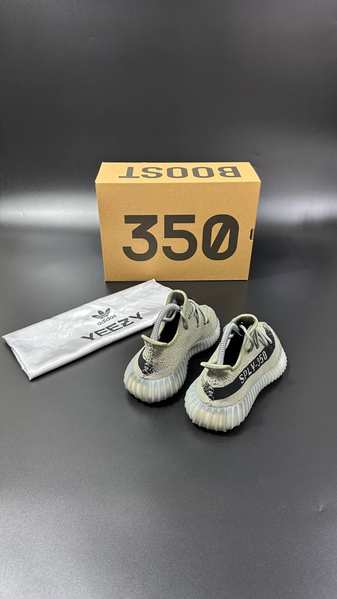 Adidas Yeezy Boost 350 V2 