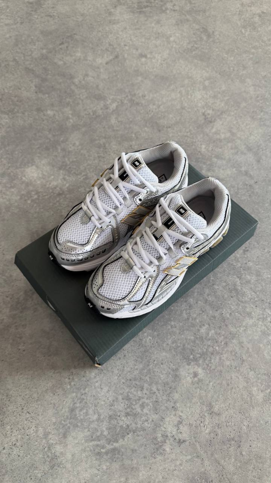 New Balance 1906 “White Black Gold”