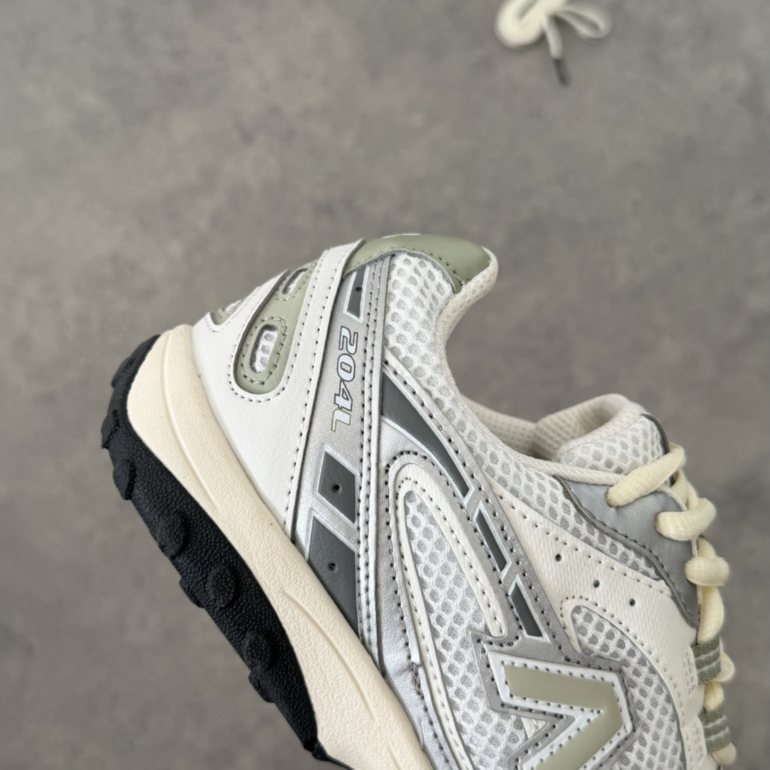 New Balance 204L Silver Metallic Sage Green