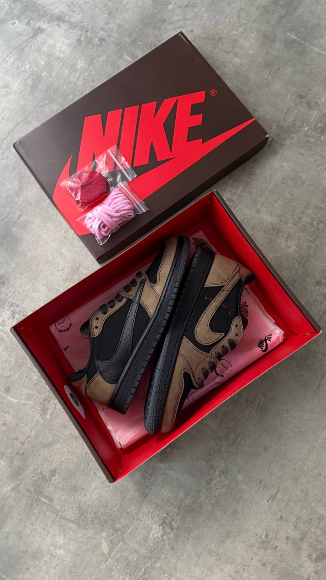 Air Jordan 1 Low Travis Scott “Velvet Brown”