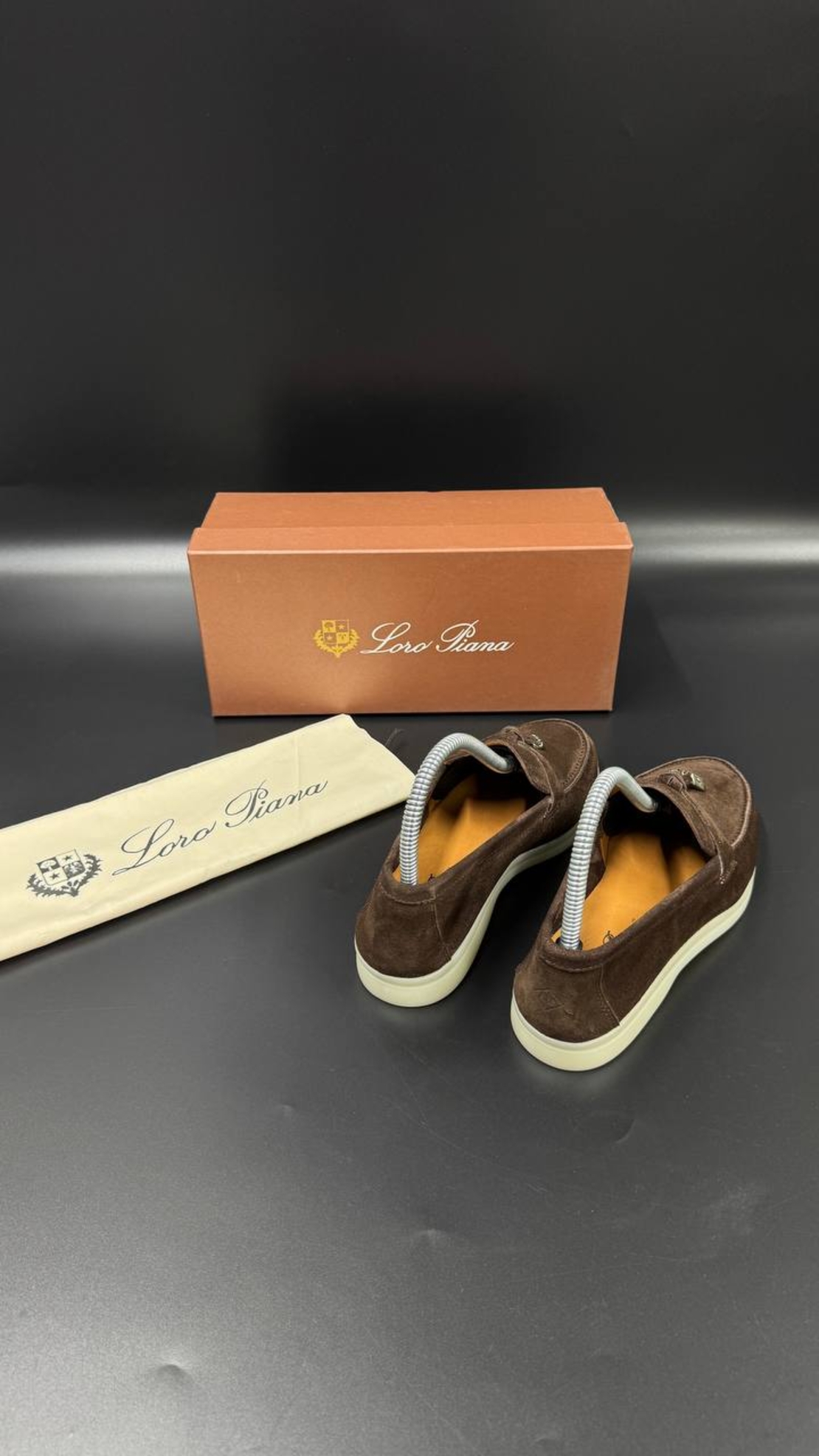 Loro Piana 6