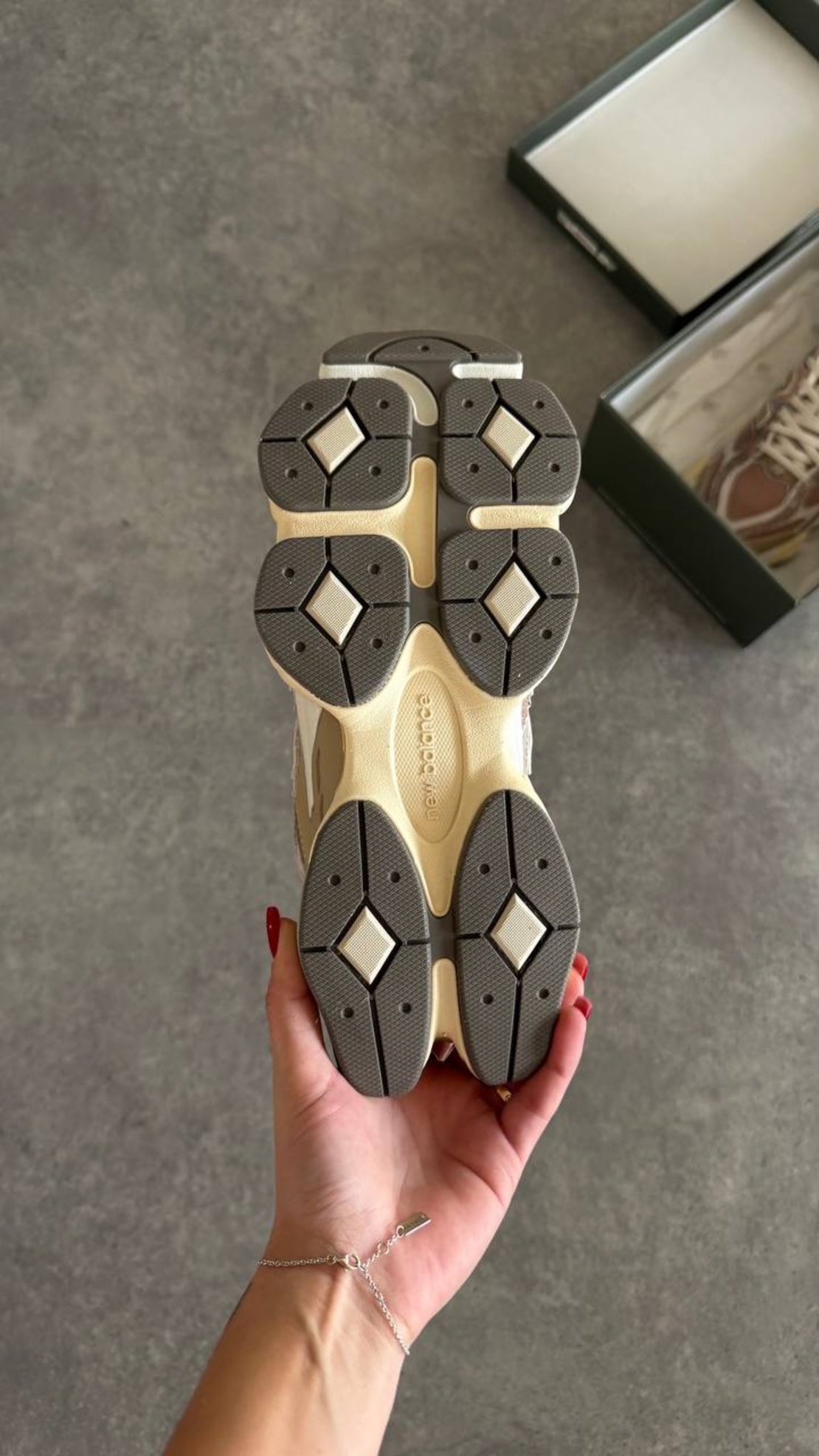 NEW BALANCE 9060 LANDSLIDE MUSHROOM
