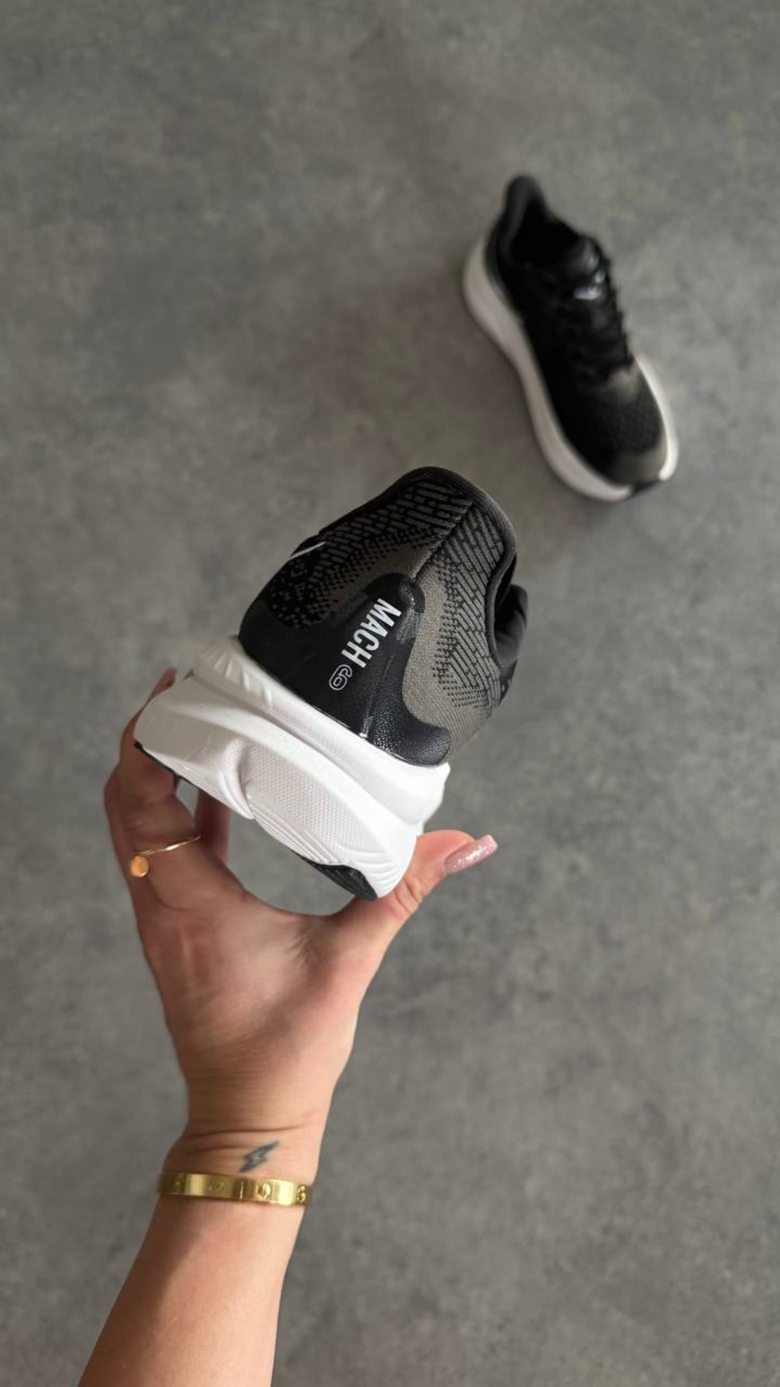 HOKA Mach 6 MEN – Black/White