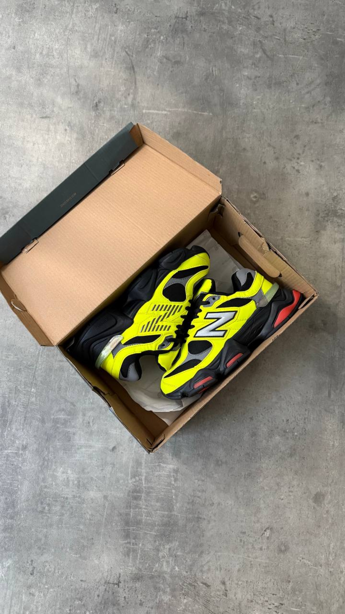 New Balance 9060 Tea Tree “Yellow”
