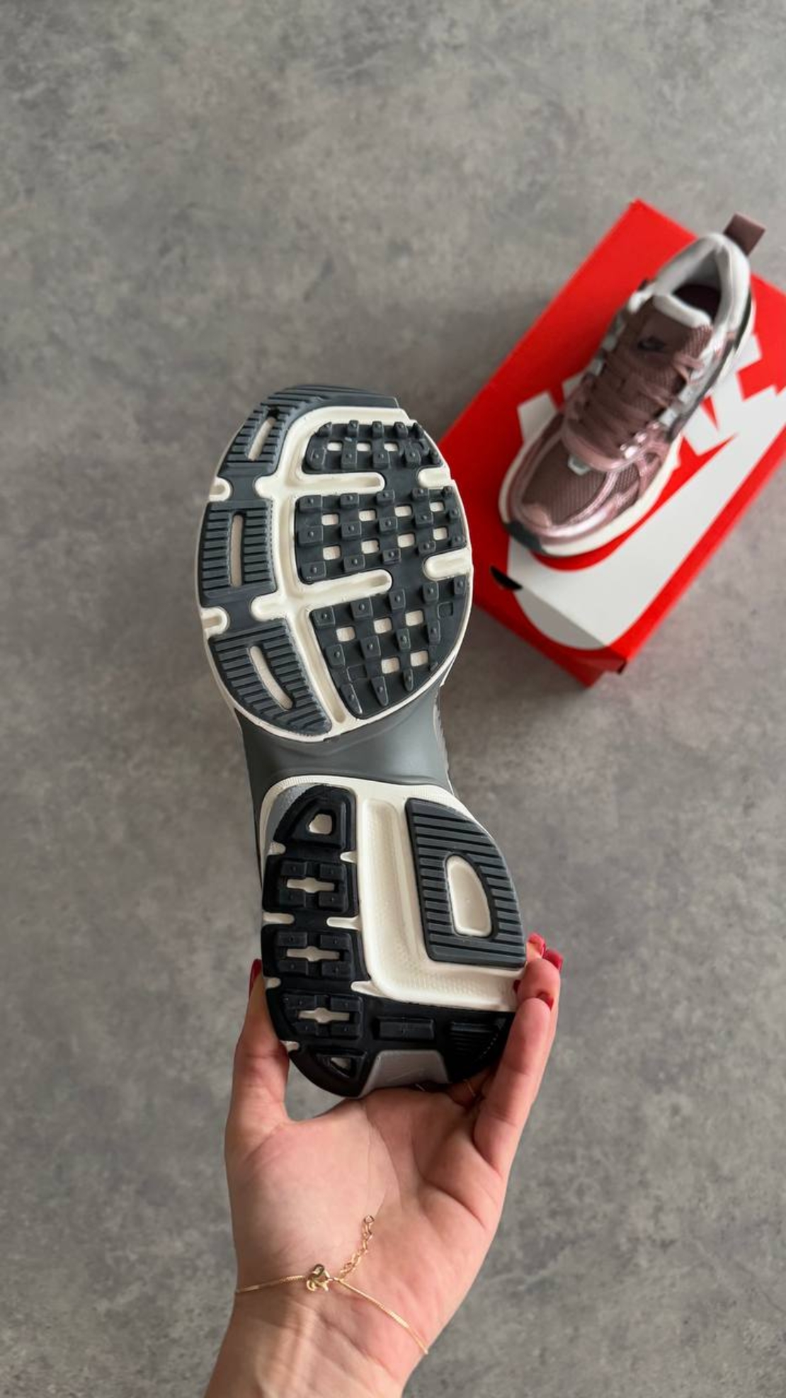 Nike V2K RUN 