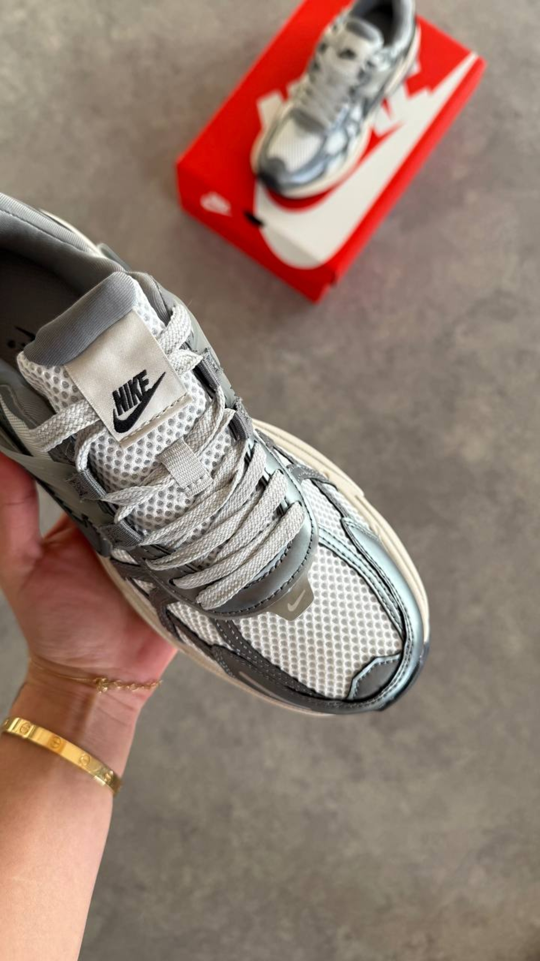 Nike V2K RUN 