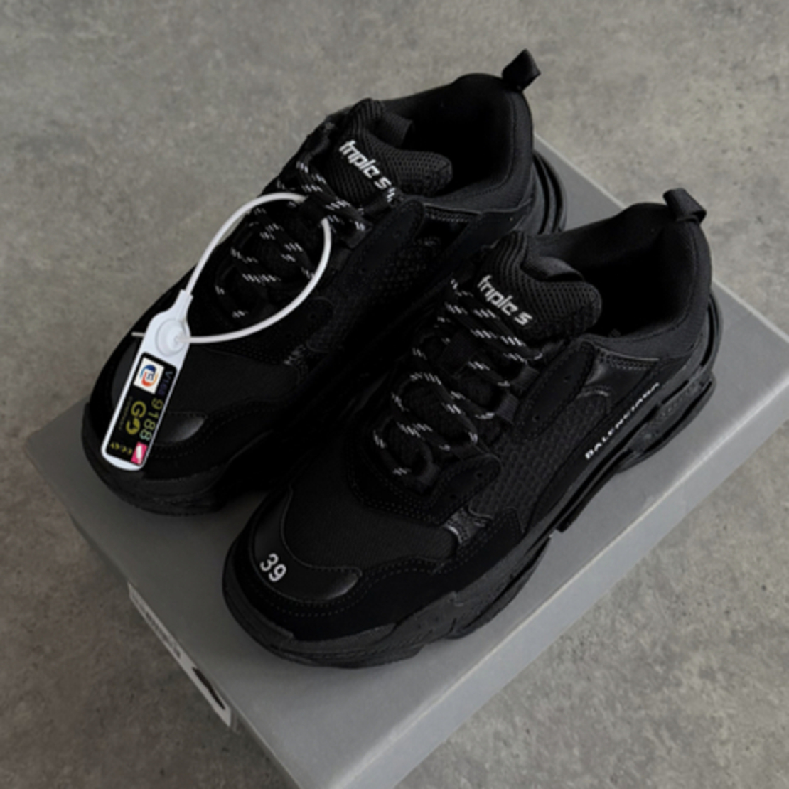 Balenciaga TripleS “TRİPLE BLACK”