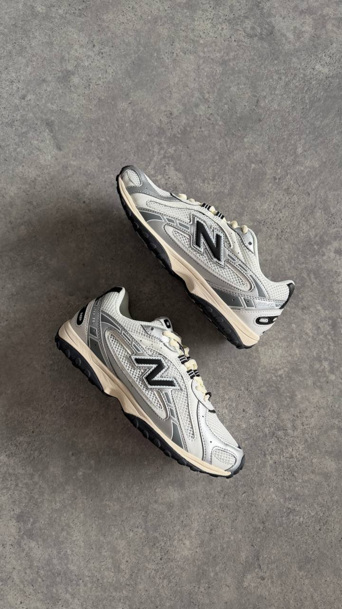 New Balance 204L “Silver Metallic”