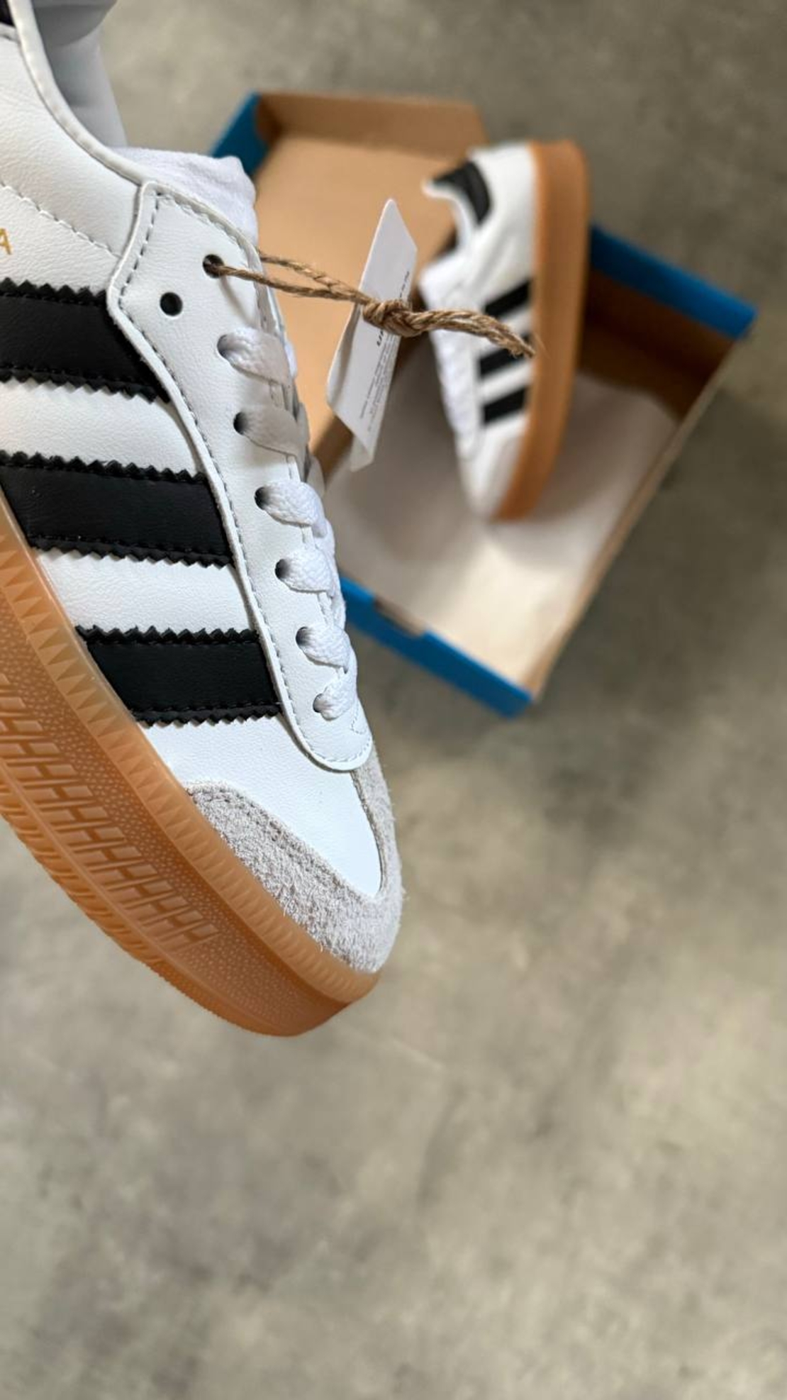 Samba XLG “White & Black''