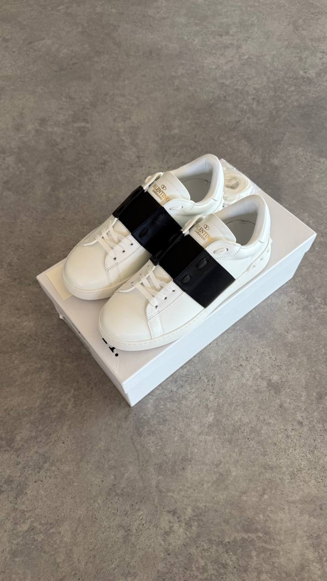 Valentino Garavani Rockstud Untitled Sneaker 