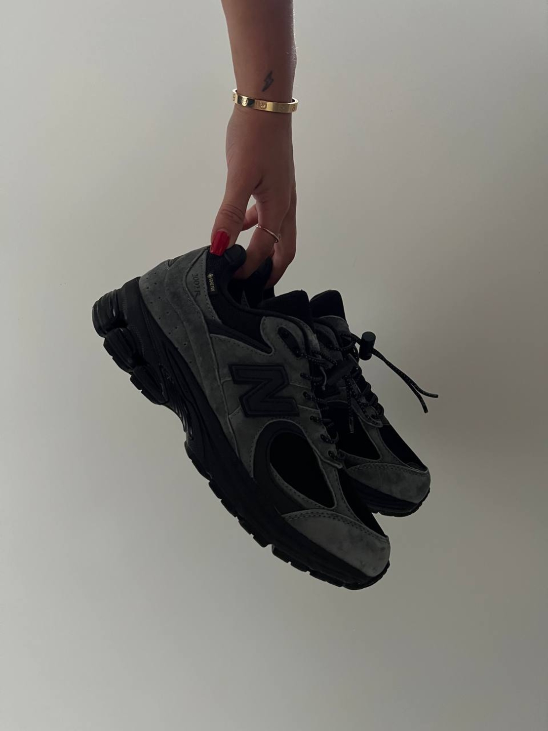 New Balance 2002R Gore-Tex  Charcoa