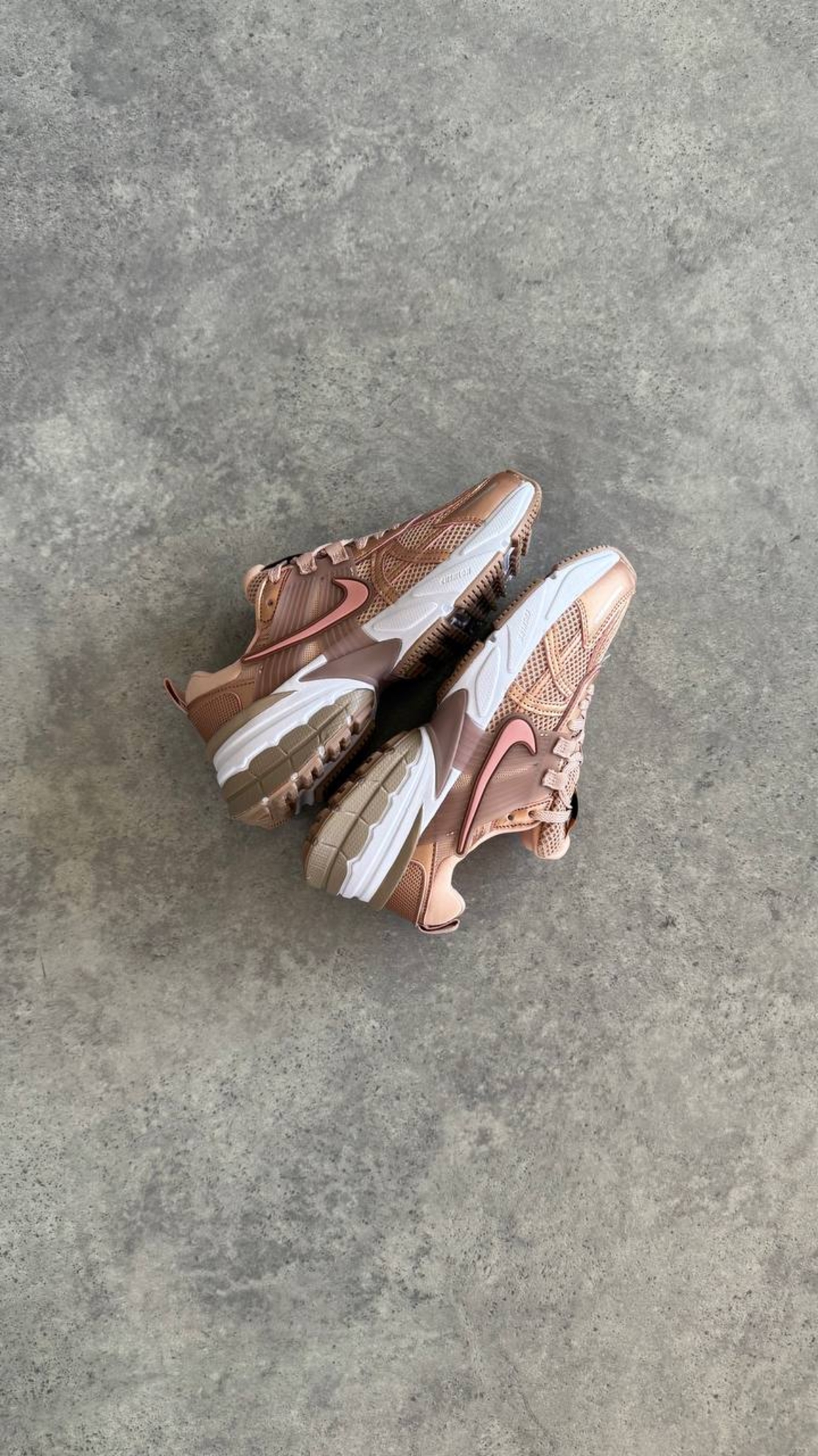 Nike v2k run 