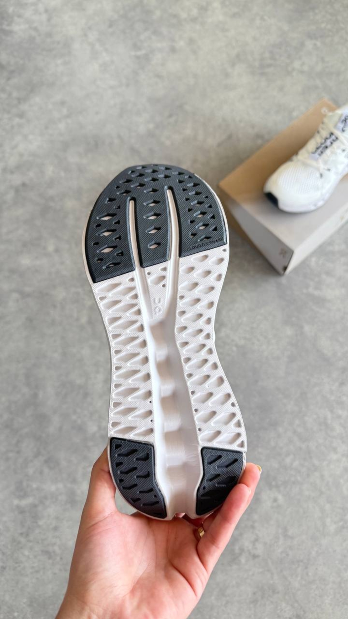 ON Cloudsurfer  ''White''