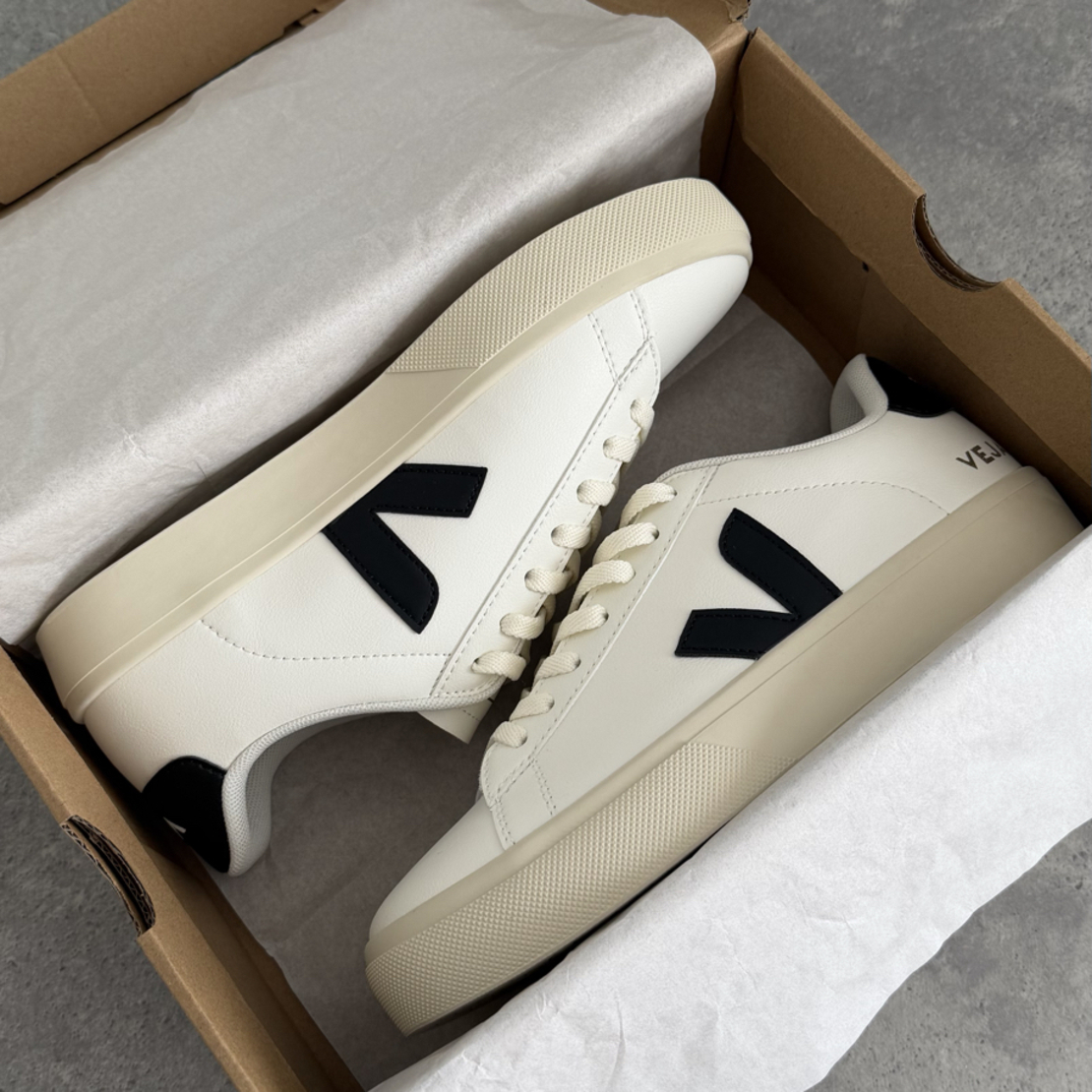 VEJA CAMPO WHİTE   “White & Black”