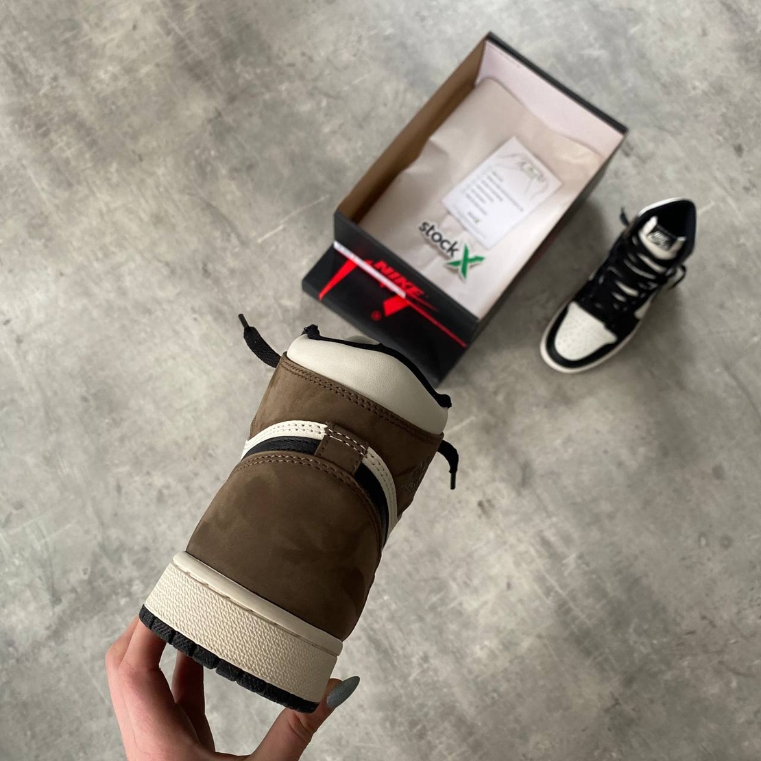 Air Jordan 1 Dark Mocha Suede