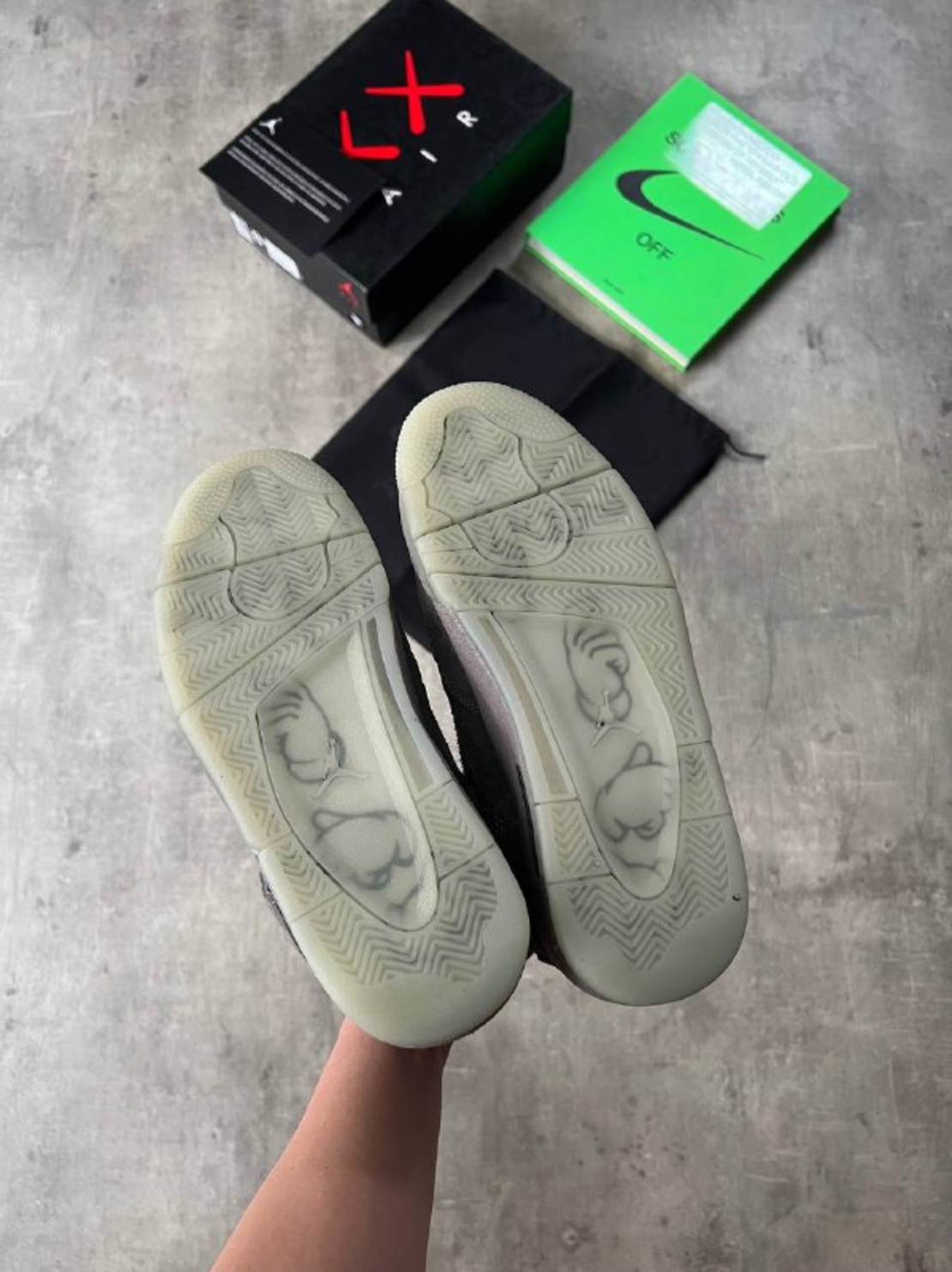Air Jordan 4 Retro KAWS Cool Grey