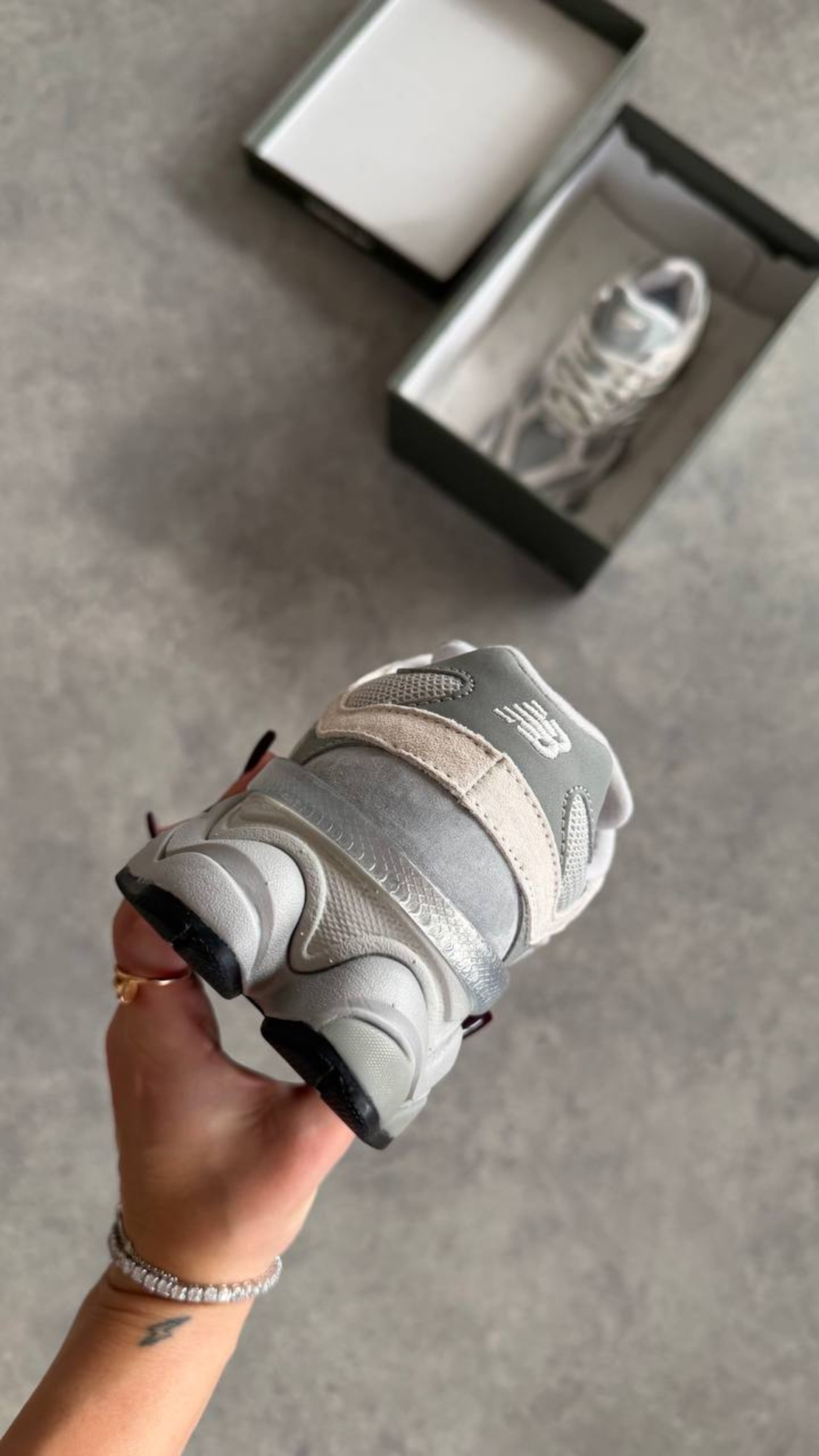 New Balance 9060 “Concrete Grey”