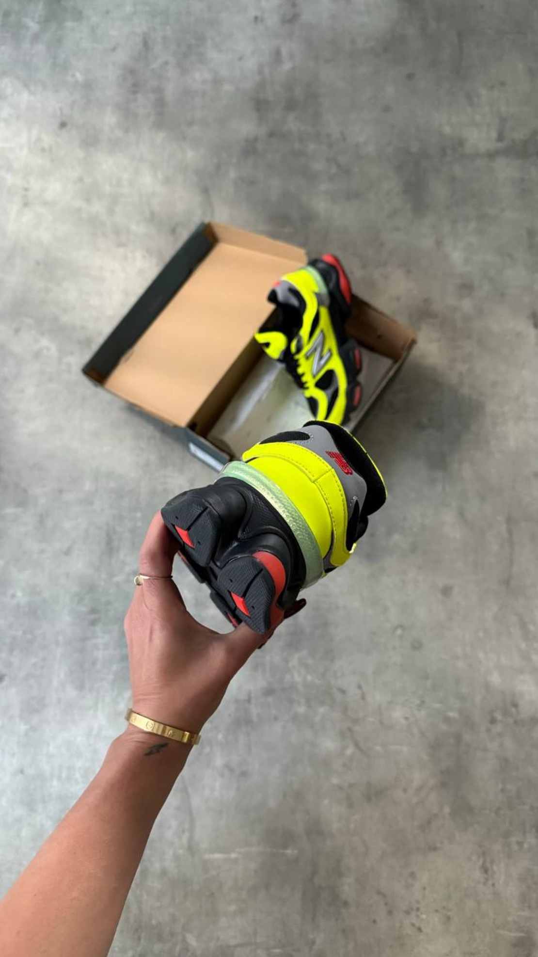 New Balance 9060 Tea Tree “Yellow”