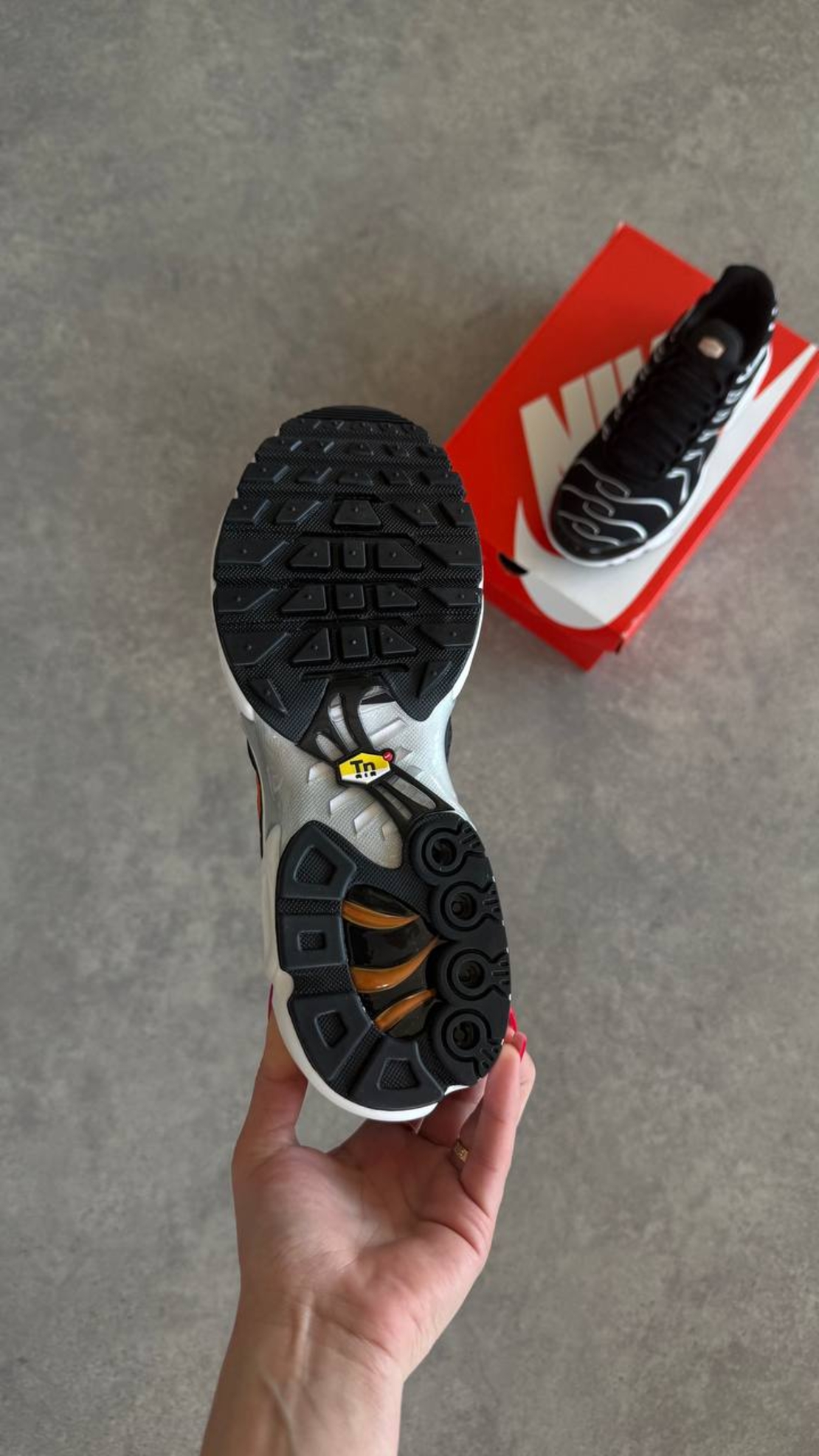 Nike Air Max Plus “Black / Dark Grey / Hyper Crimson”