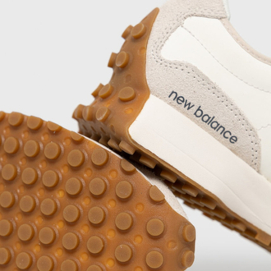 New Balance 327 “Moonbeam”