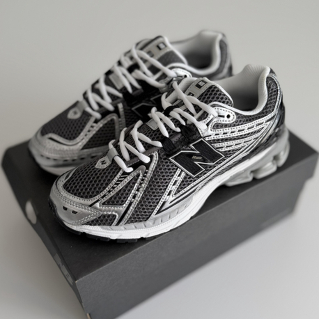 New Balance  9060 "OatMeal"