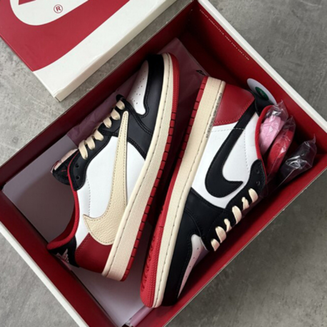 Air Jordan 1 Low OG x “Travis Scott” Black Red