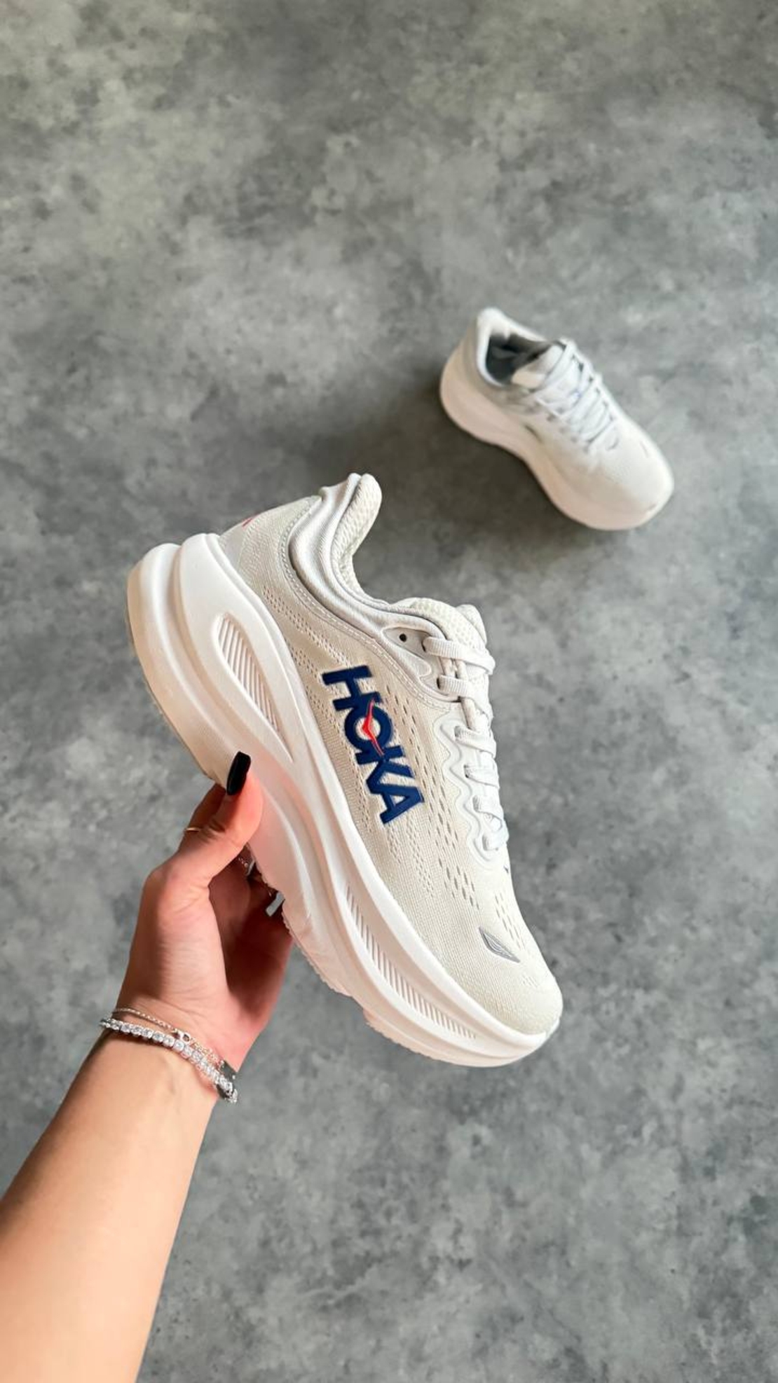 HOKA Bondi “Grey White”