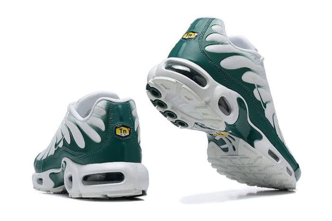 NIKE AIR MAX PLUS TN X LACOSTE