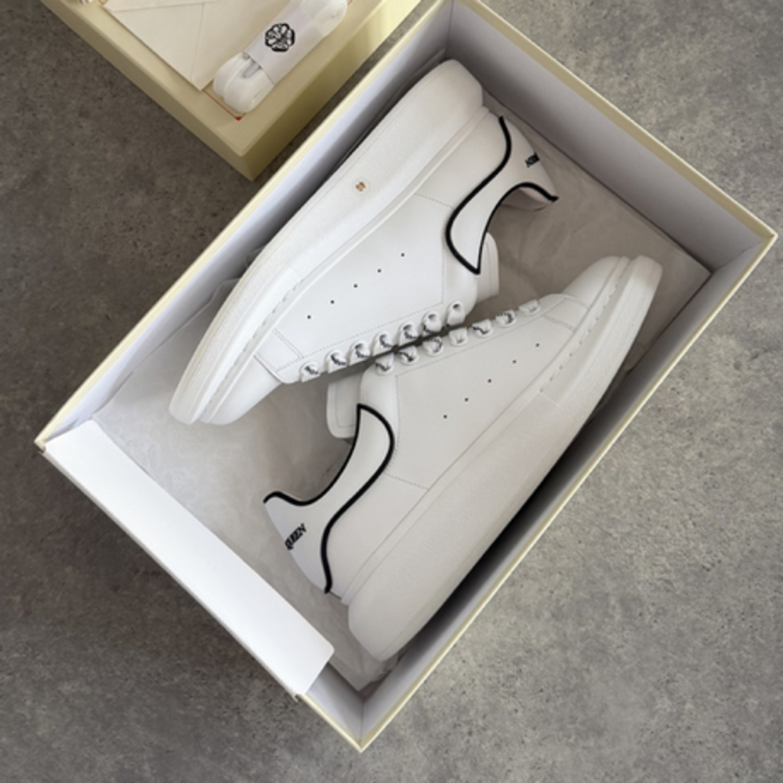 Mcqueen “White & Black” Premium