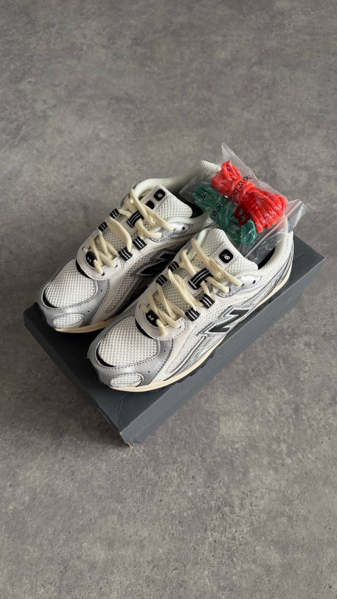 New Balance 204L “Silver Metallic”