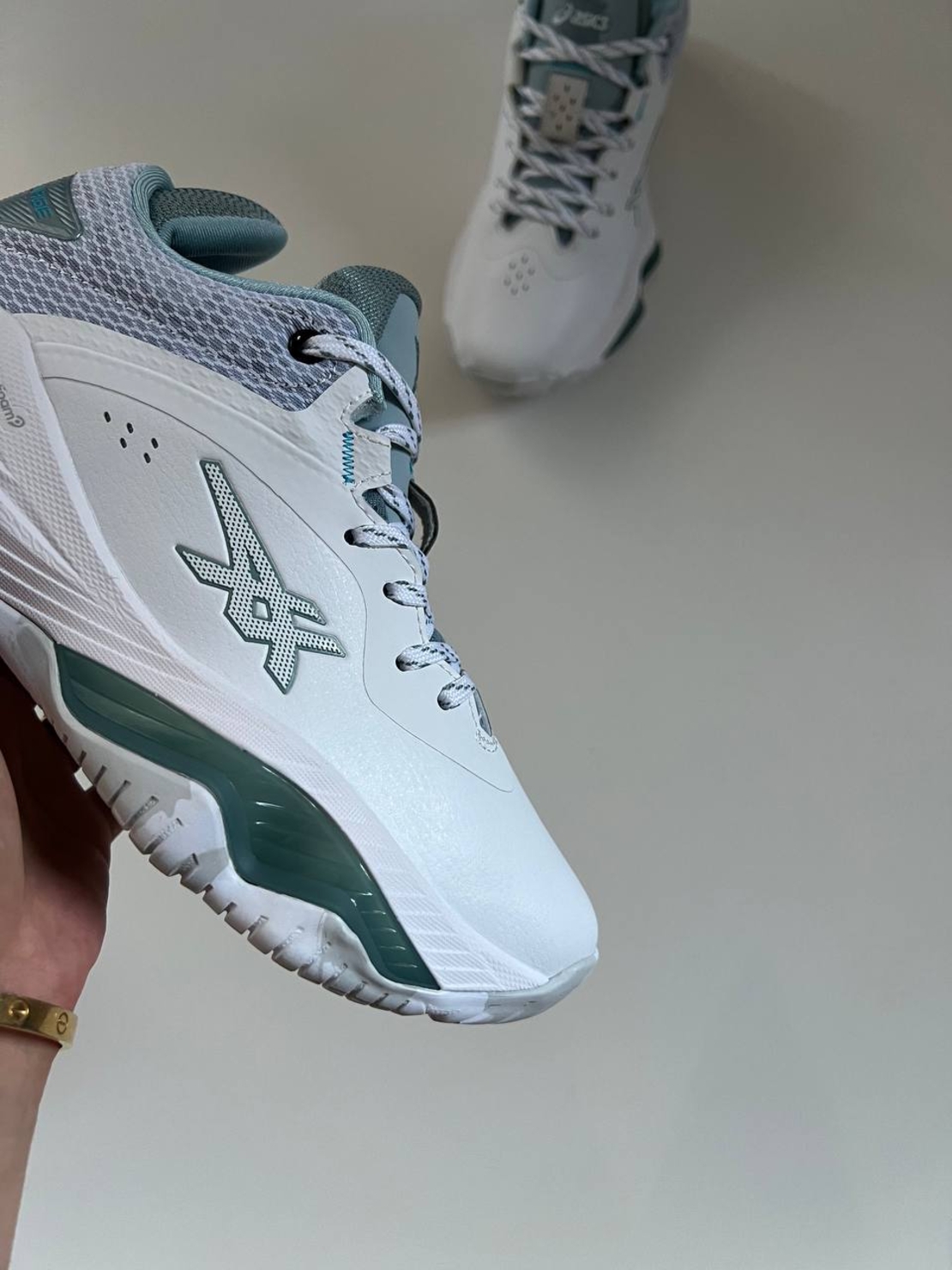 ASICS Nova Surge Low White