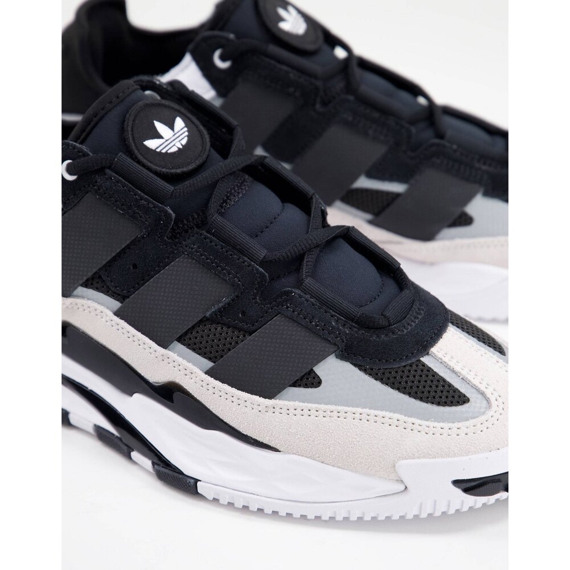 NiteBall Core Black “Cloud White”