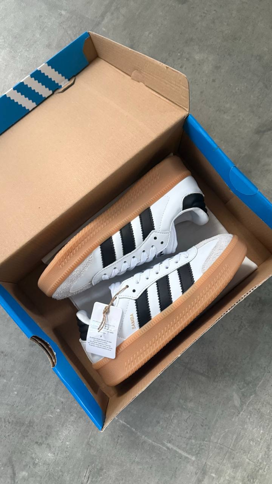 Samba XLG “White & Black''