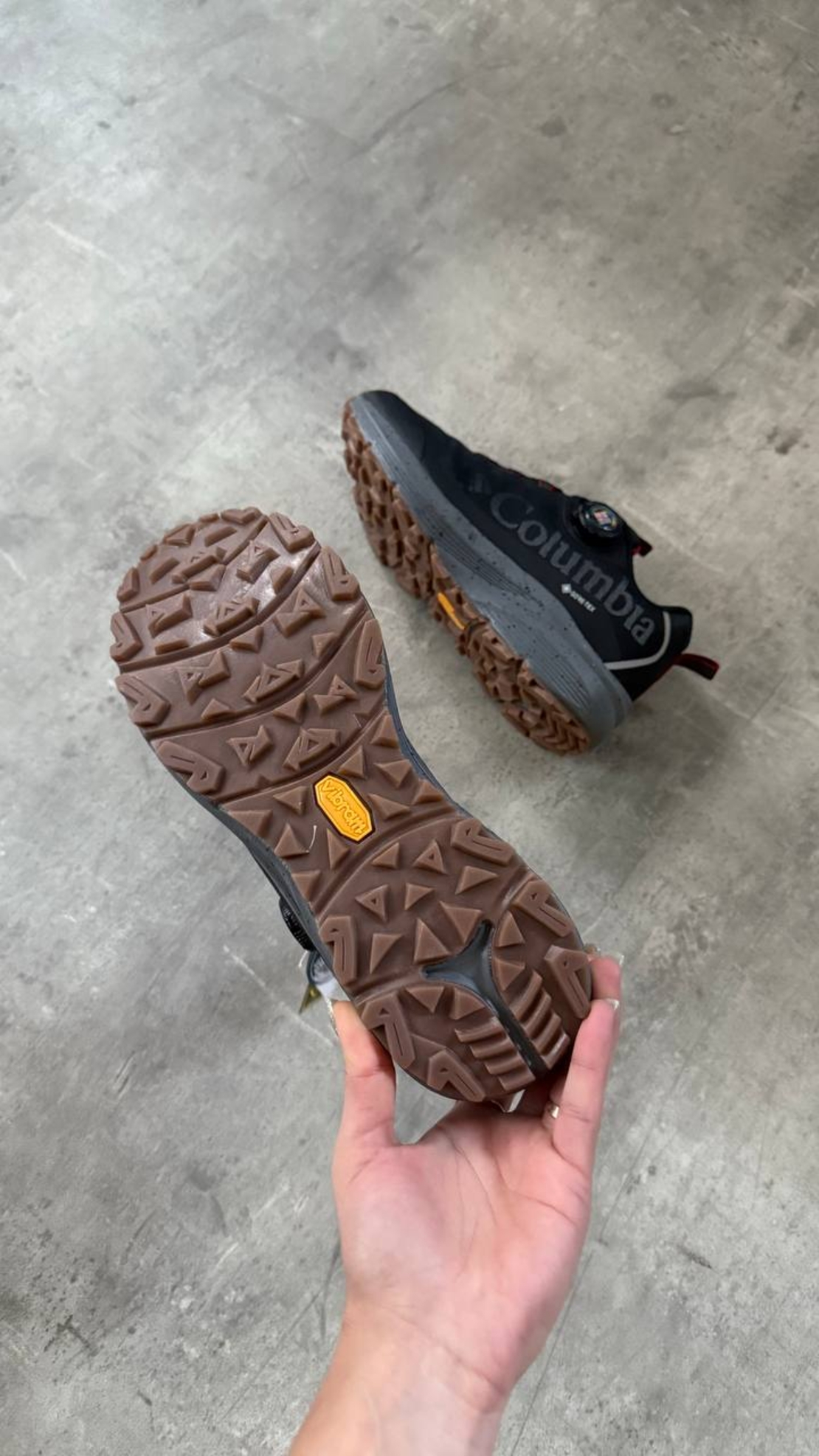 Columbia “BLACK GREY” GORETEX WATERPROOF