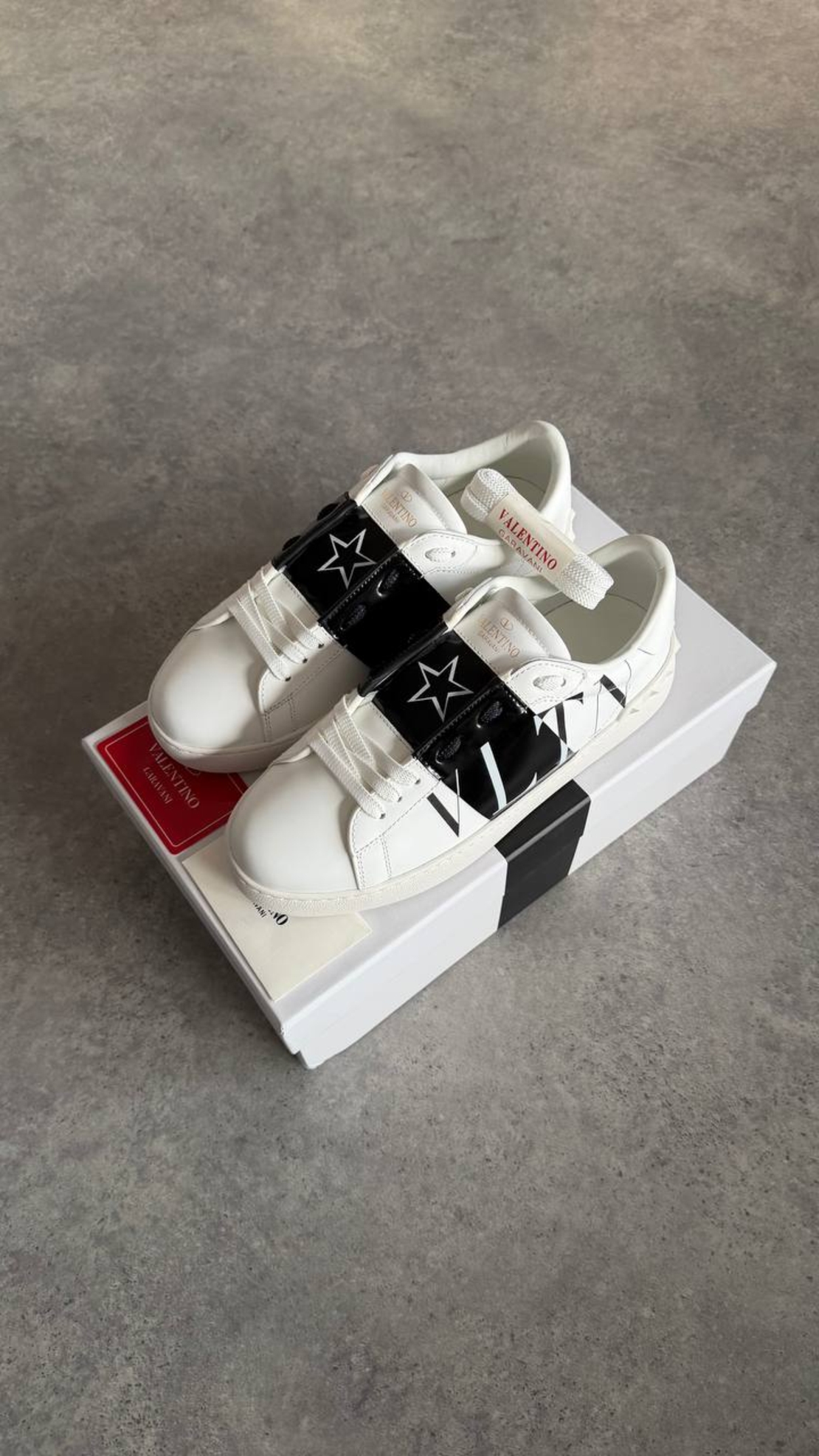 Valentino Garavani Open Star – Black/White